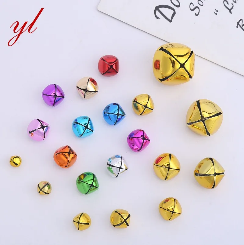 

100 Christmas Bells 30mm Environmental Protection Metal Cross Bells Vacuum Plated with Colorful Christmas Decorations Wreath