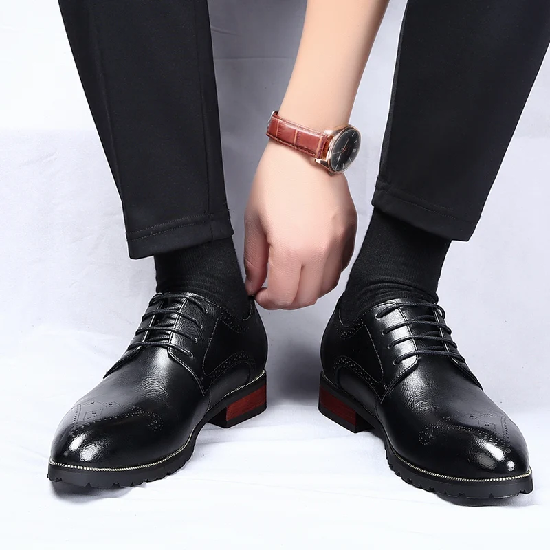 Men Pointed Leather Shoes Brogue Business Derby Shoes Wear-resistant Rubber Sole Breathable Casual Lightweight Men Loafers