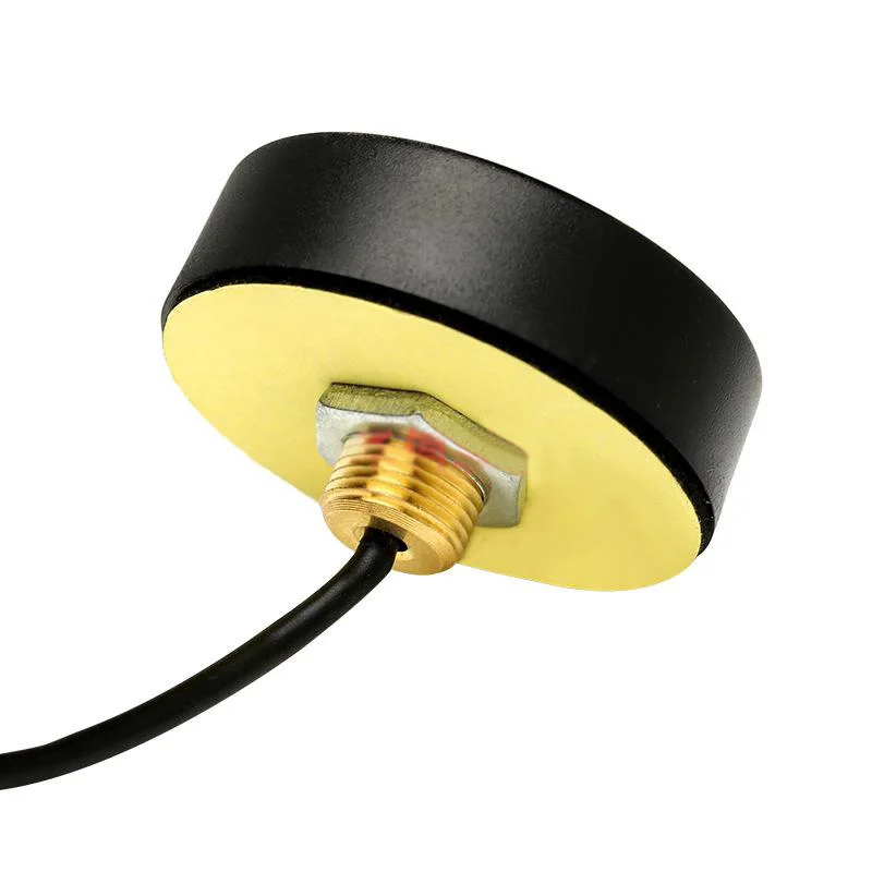 Antenne 5dBi 868/915MHz pour drone radio télécommandé 50W, angle montrant la base articulée et le câble