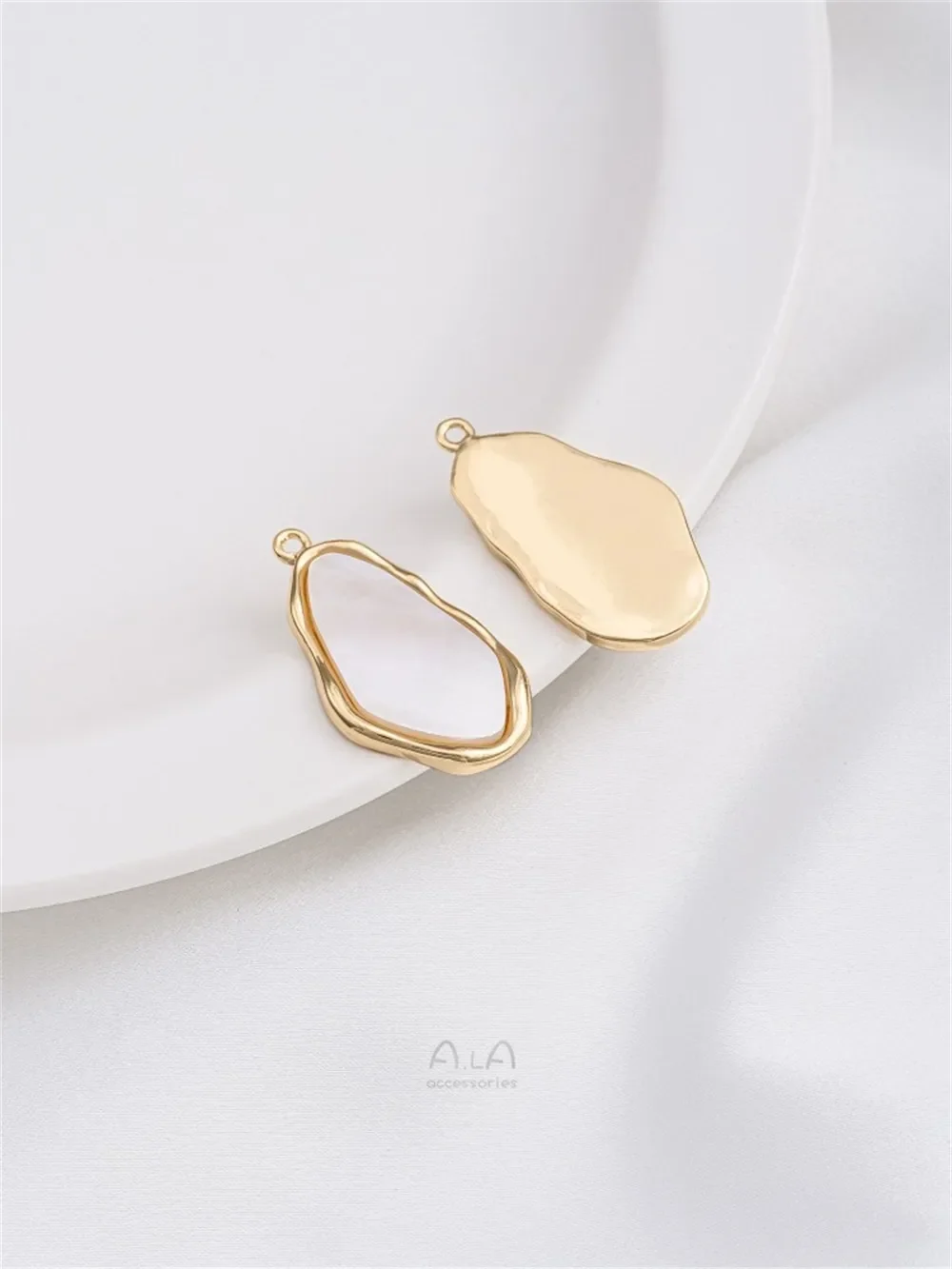 14K 금 채워진 끈적한 천연 쉘 사각형 행태그, 원형 불규칙한 타원형 참 펜던트, DIY 쥬얼리 액세서리 K589