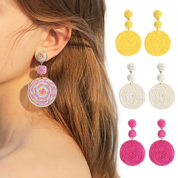 Boho Raffia 여성용 라운드 드롭 귀걸이, 수제 등나무 빨대 고리 브레이드, 다채로운 행잉 귀걸이, 여름 해변 쥬얼리