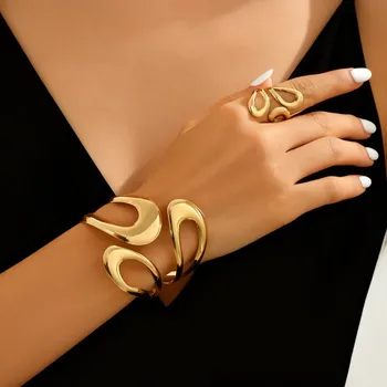 1 set of fashionable exaggerated bracelets, personalized bracelets, women's open hip-hop irregular alloy rings 1
