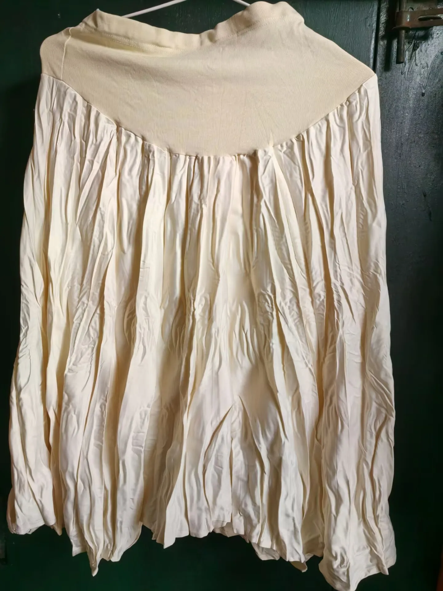 Spring Pregnant Woman Skirts Solid Color Fashion Maternity Pleated Skirt Irregular High Waist Pregnancy Belly Skirt Loose