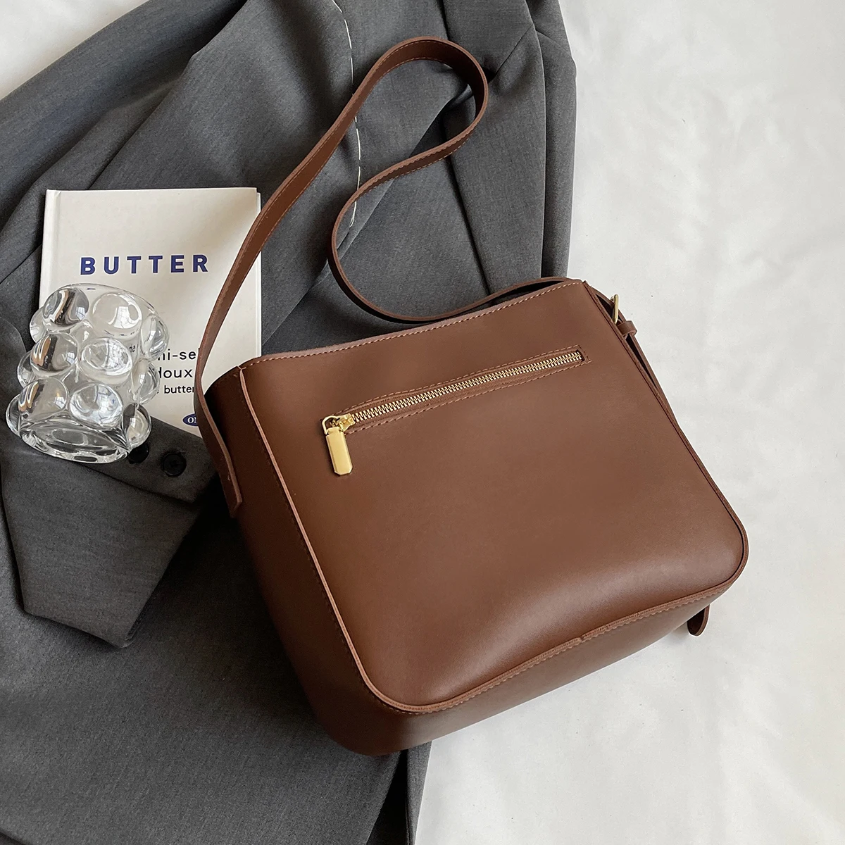 Super Popular Spring and Summer Commuter Bucket Bag for Women 2025 New Pu Leather Women's Bag High-End Large-Capacity Single Shoulder Crossbody Bag