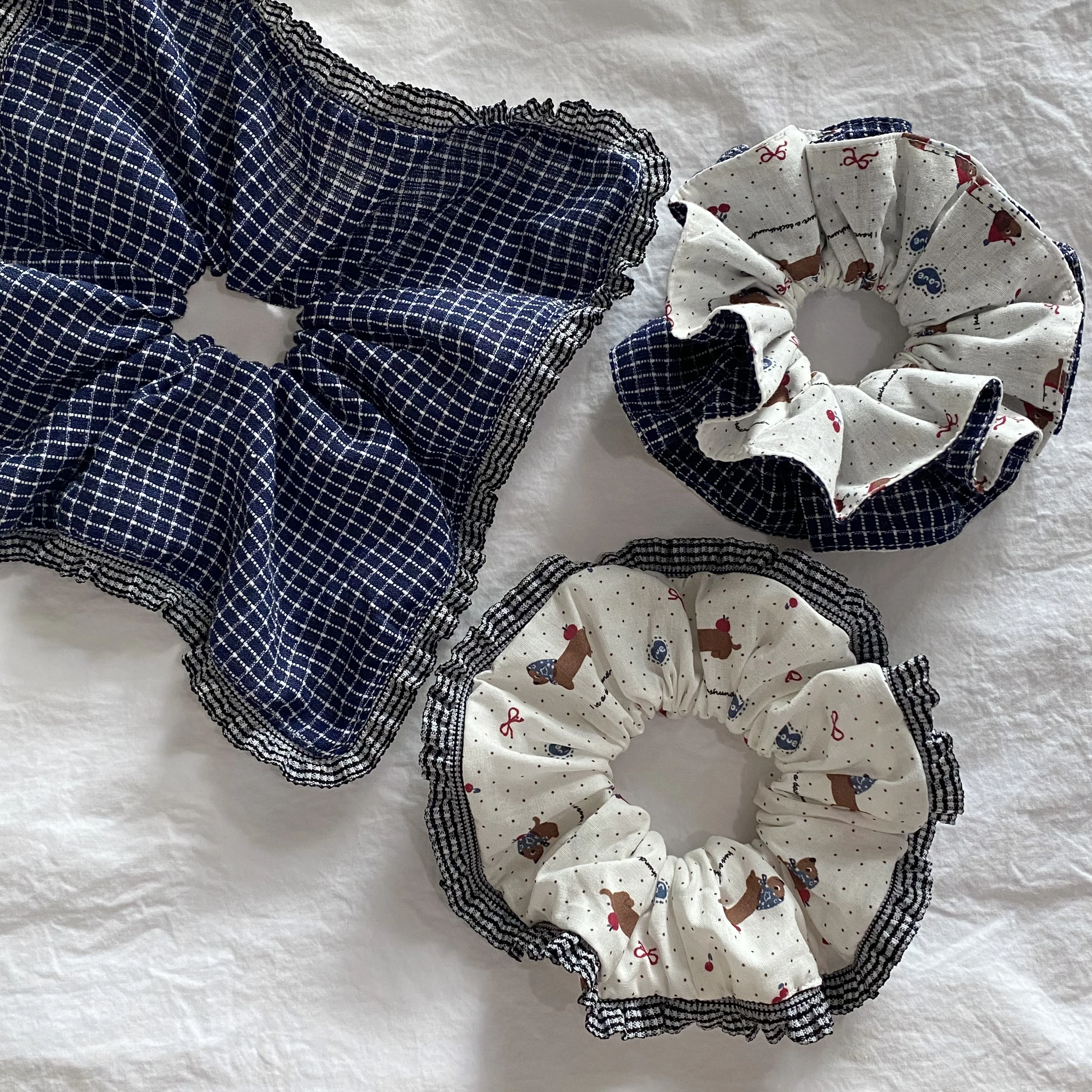 1PC Cute Dog Print Hair Scrunchies Set, Assorted Sizes With Gingham Trim, Adorable Hair Accessories For Women And Girls
