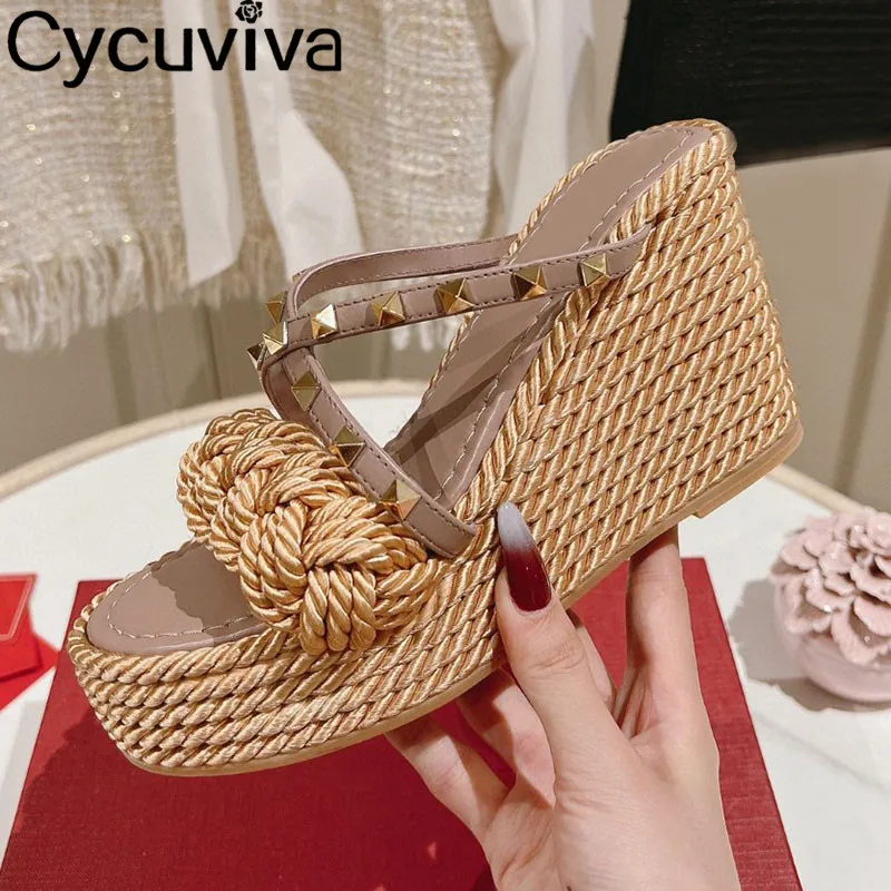 

Designer Brand Platform Slippers Women Rivet Studded Wedge High Heel Slides Summer Dress Beach Shoes Woman 2023 Sandalias Mujer