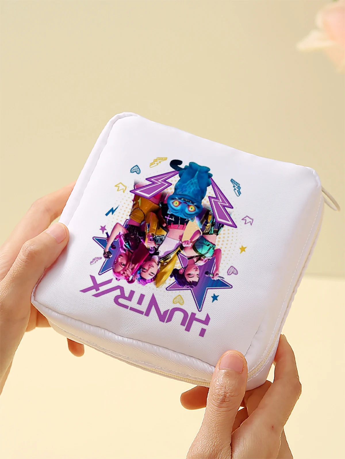 Cartoon pattern printed sanitary napkin storage bag, women's lightweight tissue bag, sanitary tissue bag