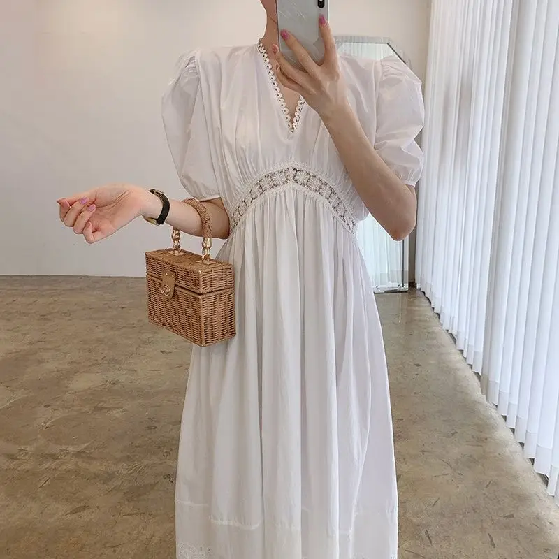 한국의 세련된 여름 드레스, V-neck, 레이스, 패치 워크, 속이 빈, 높은 허리, 주름, 느슨한, 랜턴 소매 