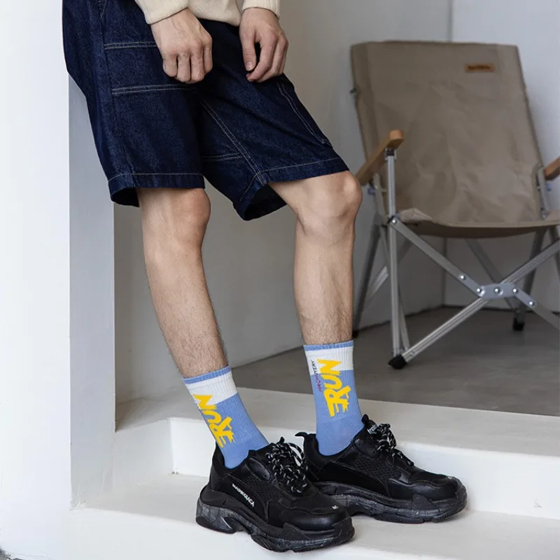 Men's Sport Socks Breathable Sweat-absorbing Running Basketball Socks Quick Dry Outdoor Sport Trend Mid Calf Cycling Socks