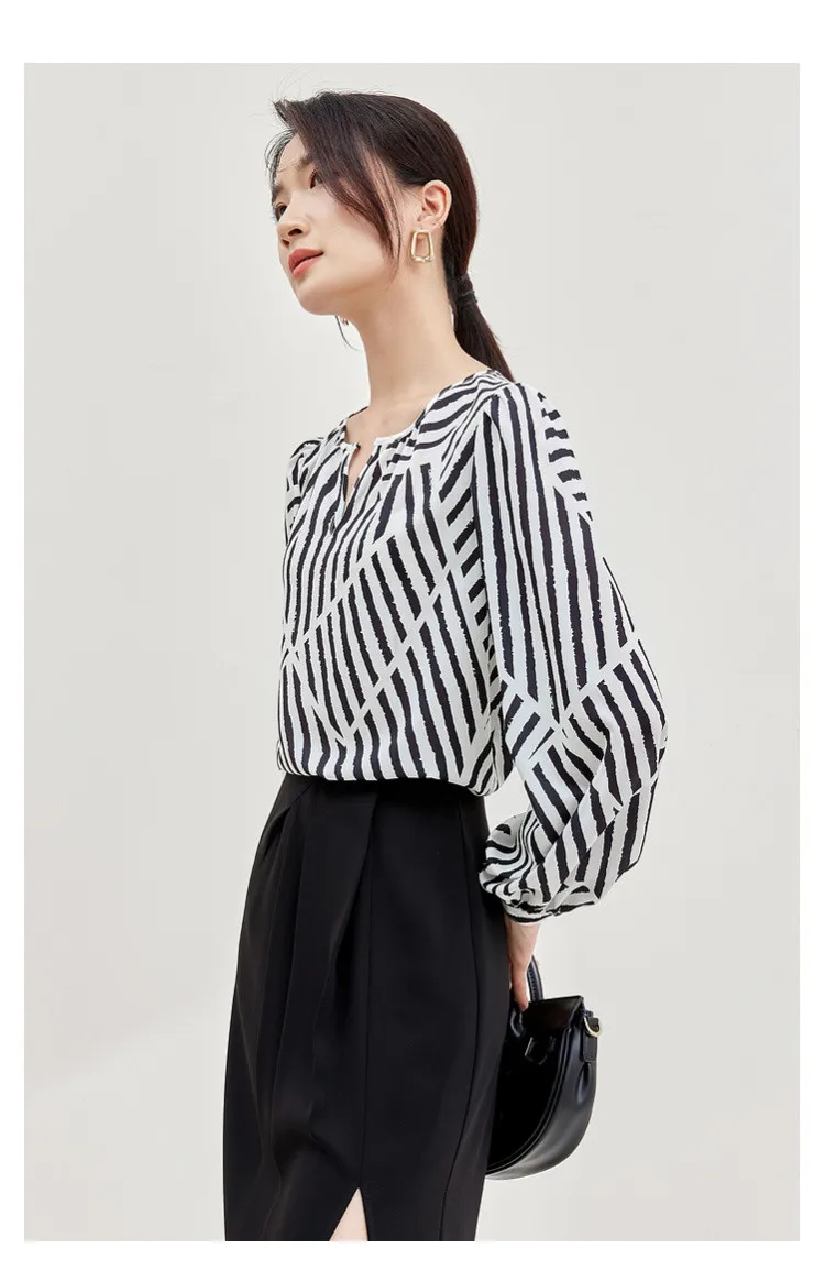 SENTUBILA Women Elegant Print Chiffon Blouses and Tops 2025 Contrast Striped Round Neck Puff Sleeve Loose Autumn Shirts 133V5130