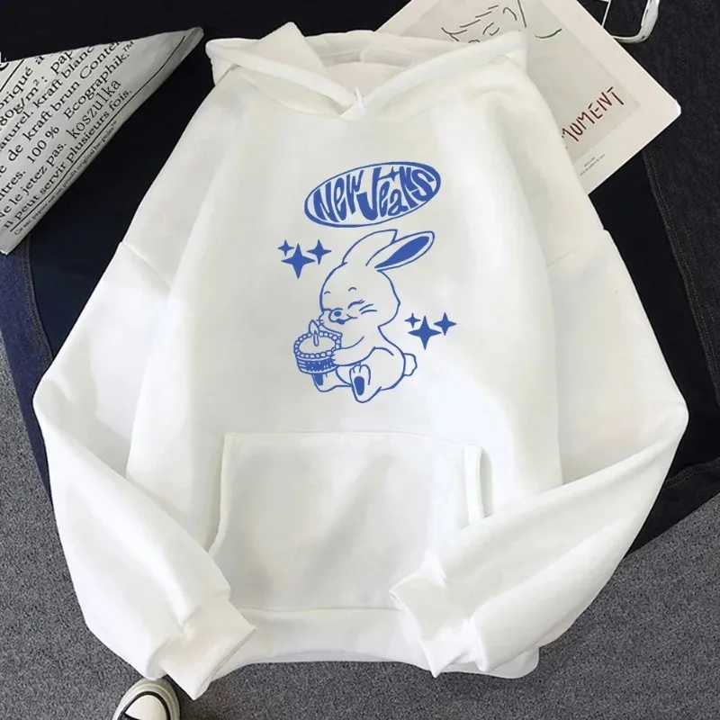 

Толстовка NewJeans Tokki Bunny подарок на день рождения Толстовка для женщин/мужчин Harajuku Kawaii Graphic унисекс забавная Осенняя теплая удобная толстовка с капюшоном