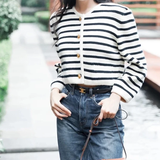 

White Black Striped Short Cardigan Women Tops Korean Wool Sweater Elegant Long Sleeve Spring Cashmere Cardigan Women Clothing