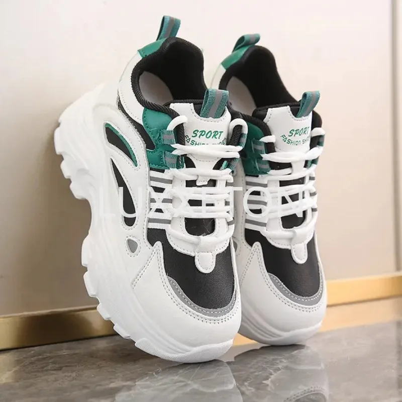 

Белые женские кроссовки на платформе, сезон осень 2023, спортивная обувь на толстой подошве со шнуровкой, Женская дышащая прогулочная обувь из искусственной кожи для женщин