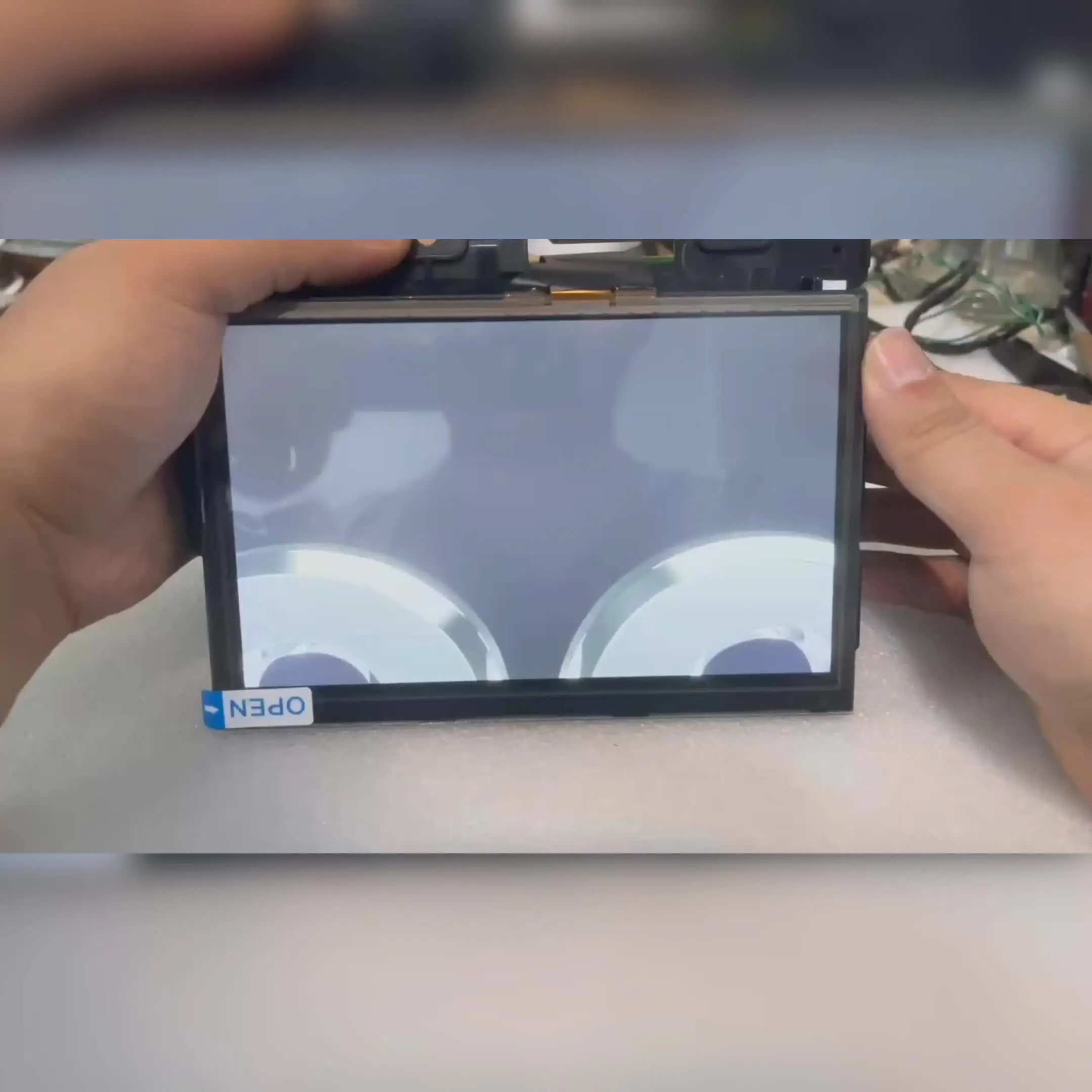 Autoradio touchscreen da 9 pollici con navigazione GPS compatibile con