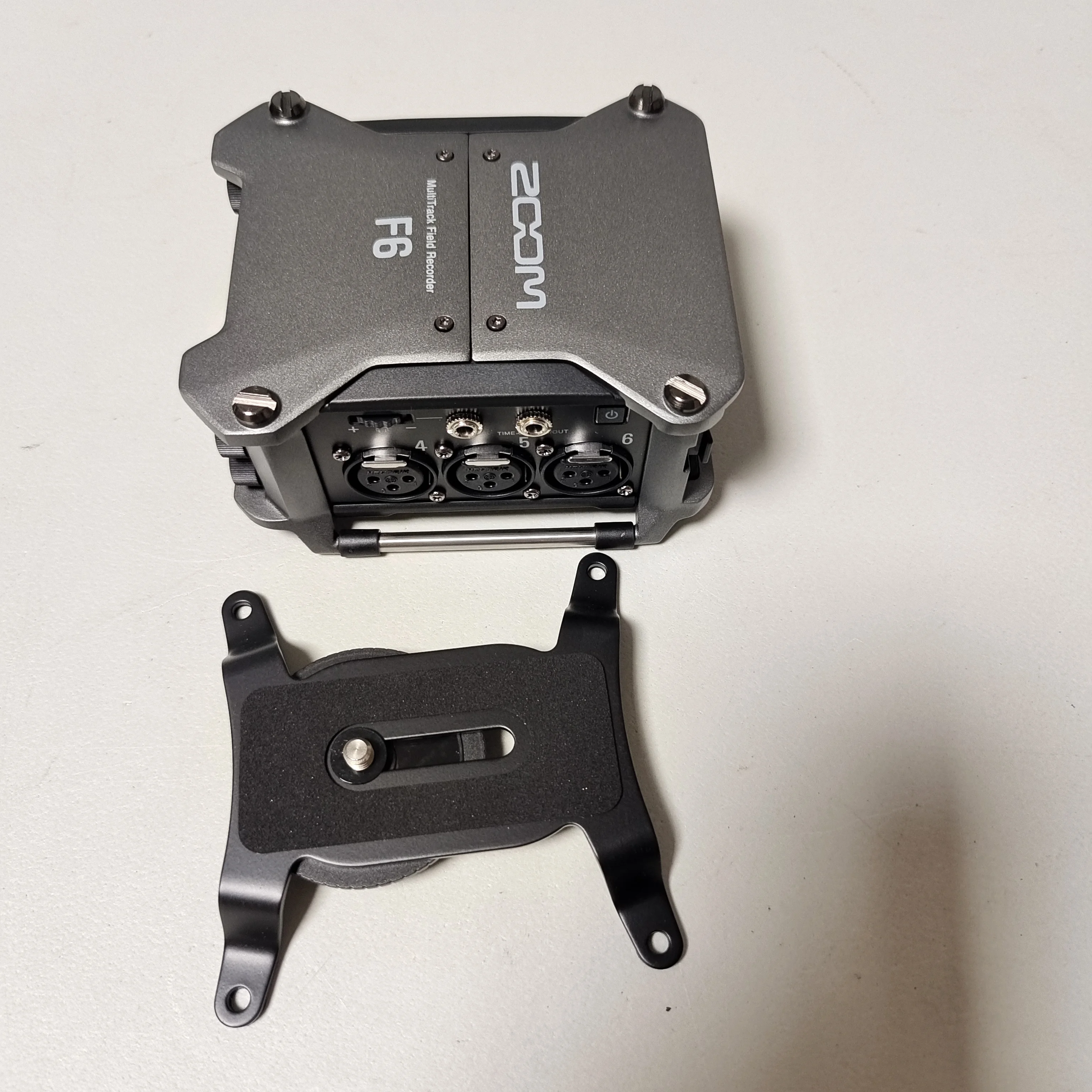 Zoom F6 6入力/14トラックマルチトラックフィールドレコーダー