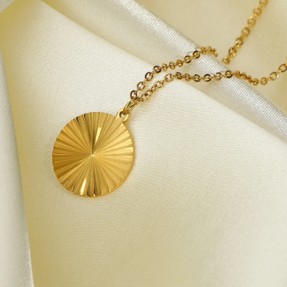 Punk New Stainless Steel Geometrice Heart Butterfly Pendant Necklace Women Gold Plated Square Simple Choker Party Jewelry Gift