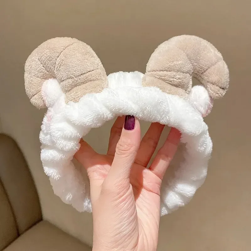 White Sheep horn