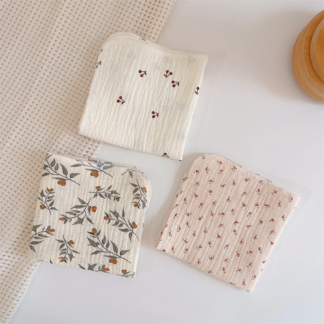 Baby Cotton Gauze Feeding Saliva Towel Kerchief Soft Cartoon Burp Cloths Newborn Bib Bathing Towel for Boy Girl Bibs saliva towel baby bib feeding bib cotton bib set cotton bib