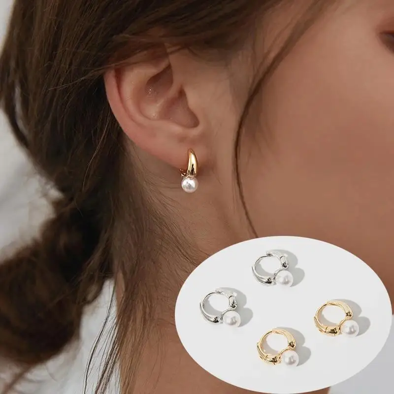 Boucles d'oreilles femme pendantes dormeuses plaque or et oxydes