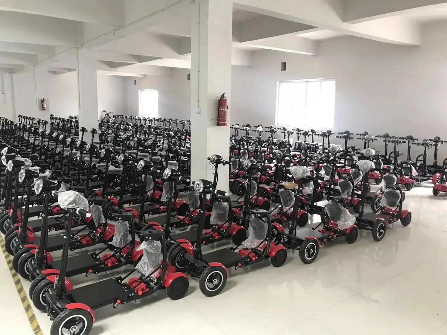 foldable four wheels dual motor mini 2 seater 10 inch folding mobility electric scooter for disabled adults bike 4 wheels S5d41efda965d417a81f1bbd91eca6937T