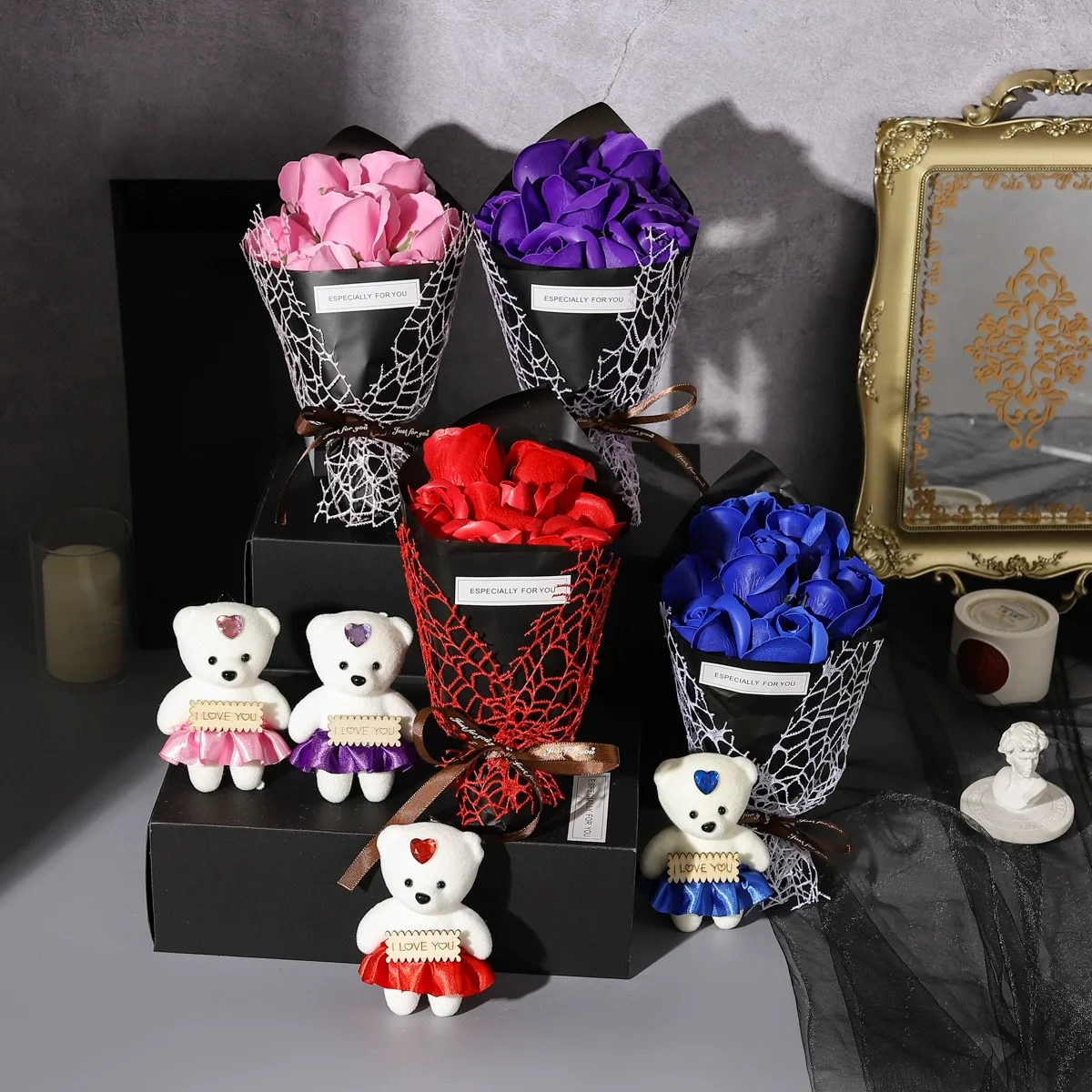Valentinstag Künstliche Blumen 7 Rosen-Seifen-Bouquet Geschenkbox Teddybär-Blume Kreatives Valentinstag-Geschenk Heimdekoration
