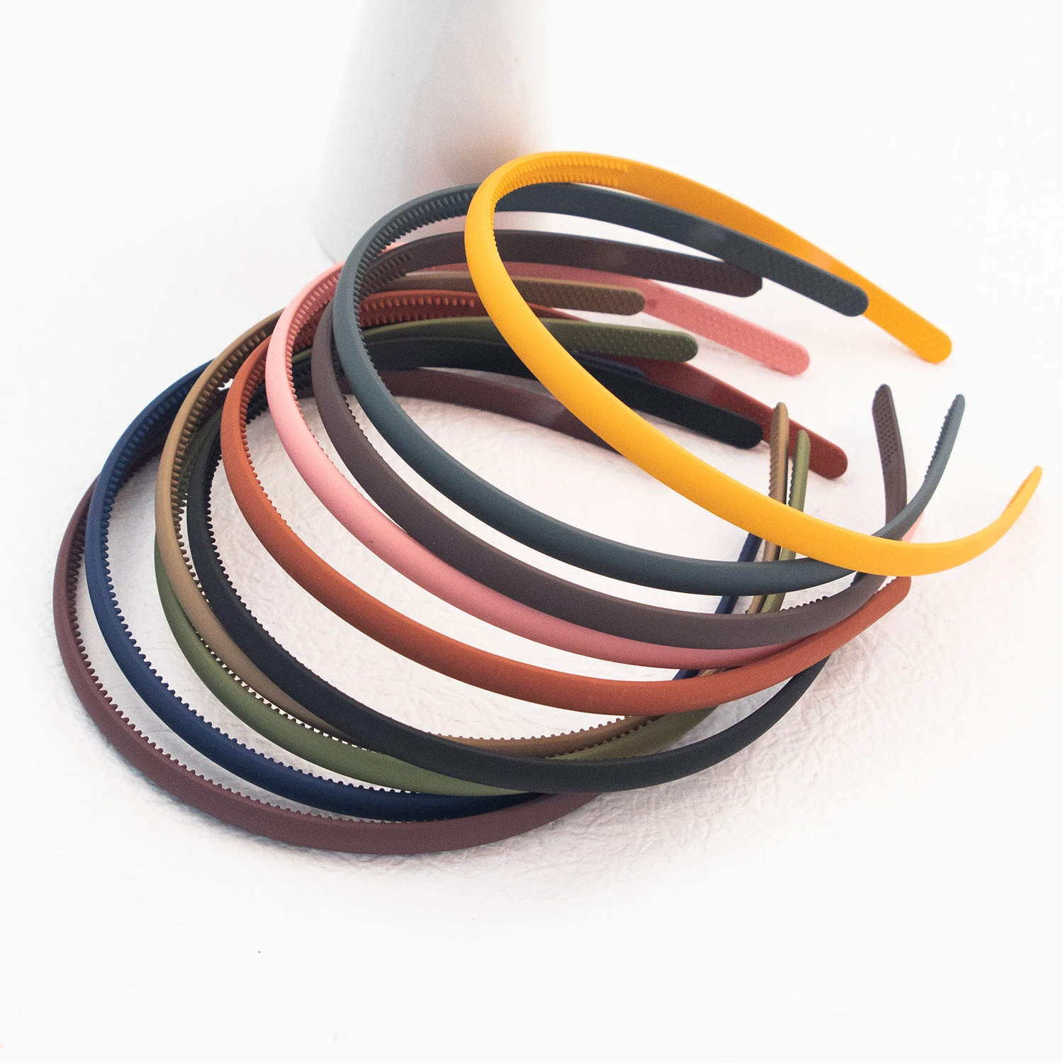 5 stücke/10 stücke Frauen Kunststoff Stirnbänder 0,8 cm Dünne Plain Matte Haarbänder Nicht-slip Haar Hoops für Mädchen Täglichen Verschleiß – Detail 6