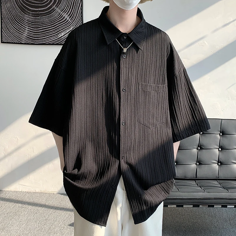 

2024 Summer Ice Silk Vertical Stripe Shirt Men Summer Short Sleeve Lapel Shirts Blouse Top Loose Casual Men Clothing Camisas