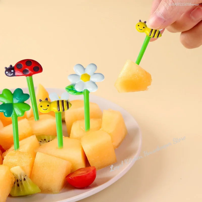 8Pcs Kids Fruit Picks Toothpicks for Food