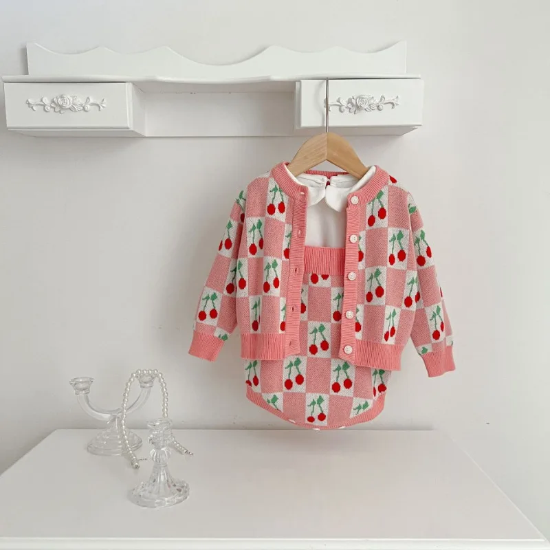 

Новинка, осенне-зимний свитер для маленьких девочек из двух предметов, топ, кофта, мягкая мультяшная Милая кофта без капюшона