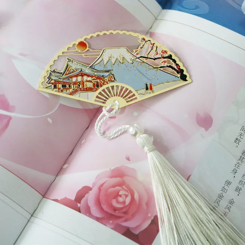 

Creative Fan Style Bookmark with Tassel Chinese Folding Fan Style Beautiful Brass Bookmarks Student Teacher Stationery