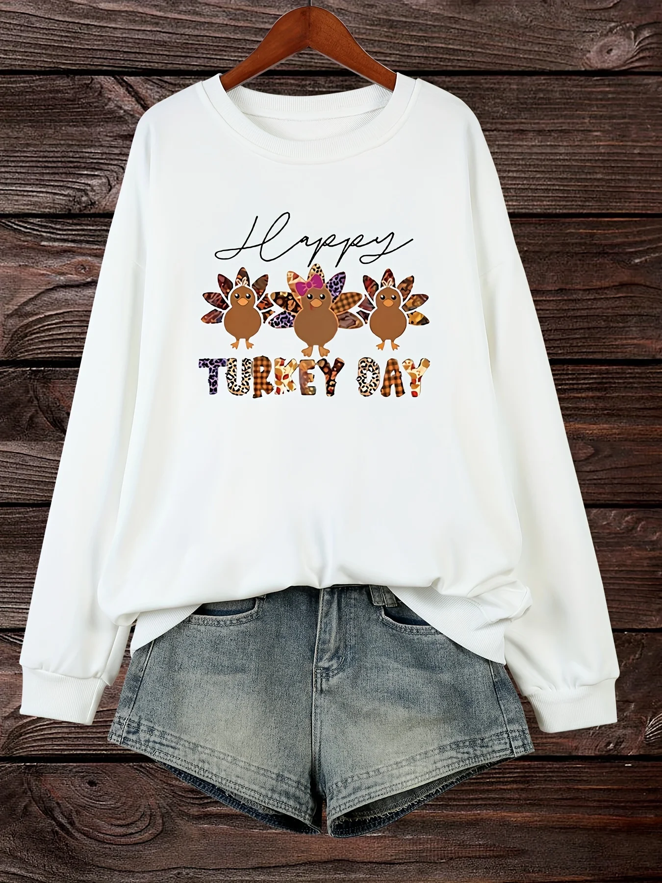 

Plus Size Thanksgiving Casual Sweatshirt, Women's Plus Chicken & Slogan Print Long Sleeve Round Neck Sweatshirt