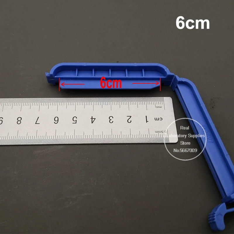 Рисунок 6 - пластиковые зажимы для лабораторных труб