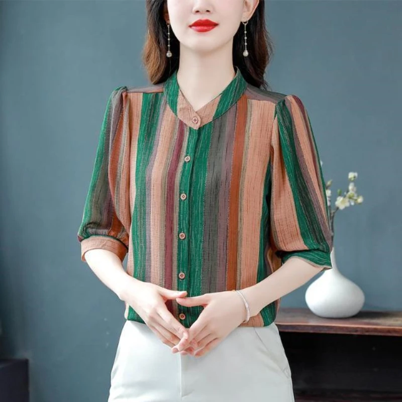 

2024 Summer New High End Shirt Middle Sleeve Stripe Top Printed Mom's Wear Large Size Western Style Age Reducing Chiffon Shirt P