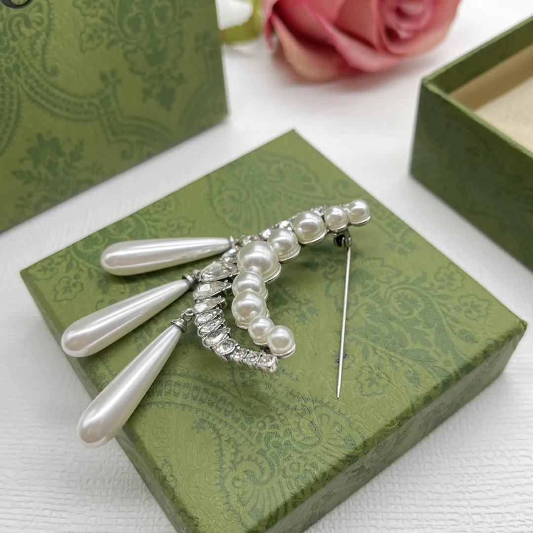 European and American popular pearl brooch