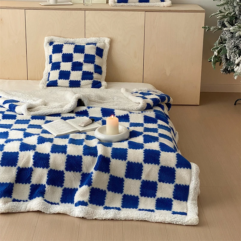 

Classic Checkerboard Nap Blanket, Smiley Pattern, Children's Blanket, Modern Simple Double-Sided Cashmere Blanket
