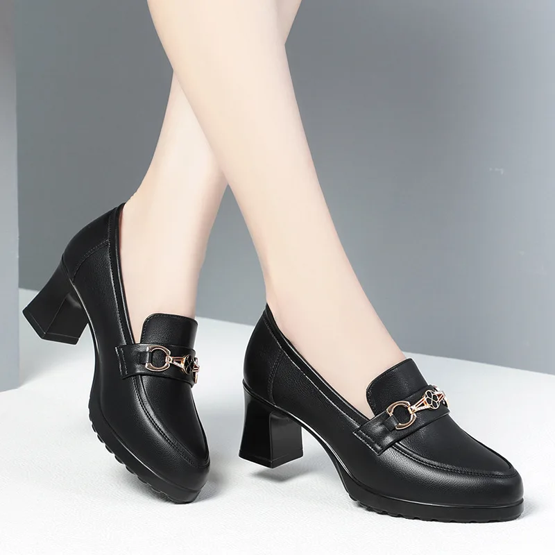 

Spring New Women Square Heels Metal Chain Pumps Soft Leather Shoes Fashion Slip On Chunky Heel Casual Mary Jane Shoes Elegant