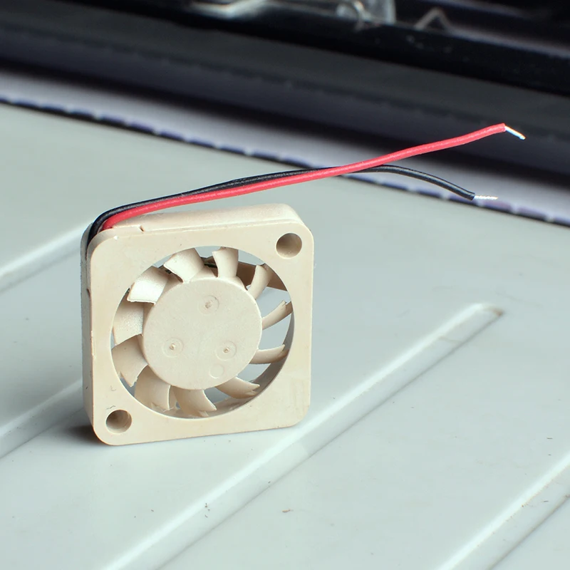 AD01703HX04AB00 1704 1.7 cm ̴ ð  3.3 V 0.10
