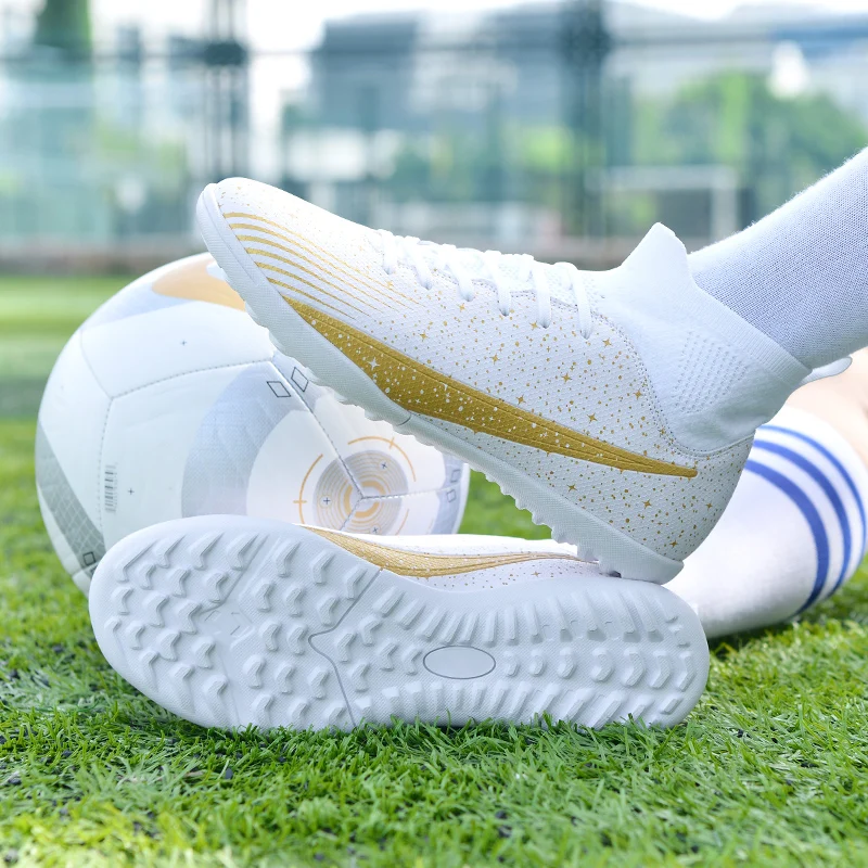 

2024 Men's Soccer Shoes Large Size Ultralight Football Boots Boys Sneakers Non-Slip AG/TF Soccer Cleats Ankle Boots Unisex