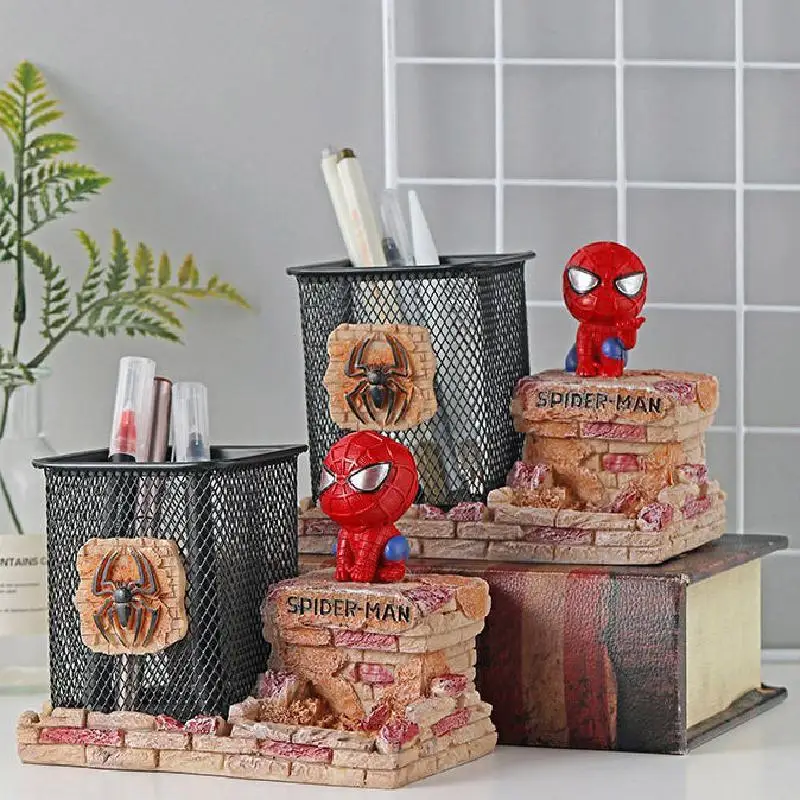 

Creative Spider Man Pen Holder Cute Spiderman Iron Art Desktop Ornament Birthday Gifts for Student Boys Girls Children