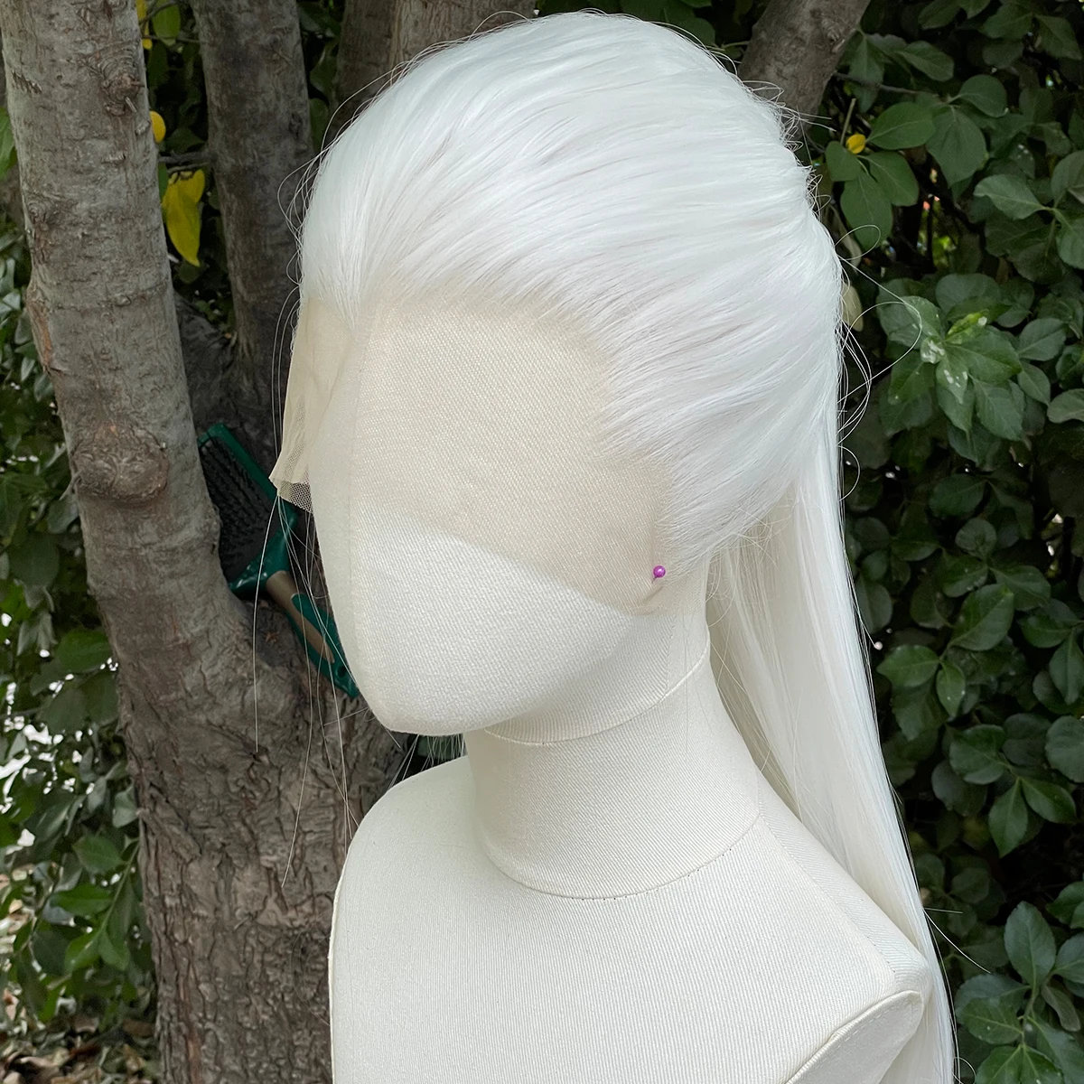 Widow‘s Peak White 13x4 synthetische Lace-Front-Perücken für Damen, 66 cm lang, gerade, synthetische Perücken, Cosplay-Perücken, natürlicher Haaransatz – Detail 3