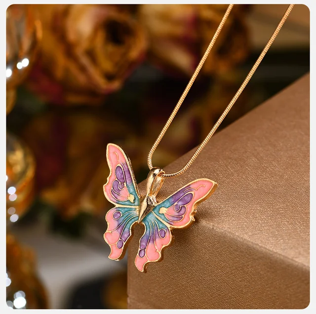 日本未入荷 Copping Zone - Y2K Butterfly Necklace Y2k Crystal Butterfly Pendant Necklace Women Light Luxury