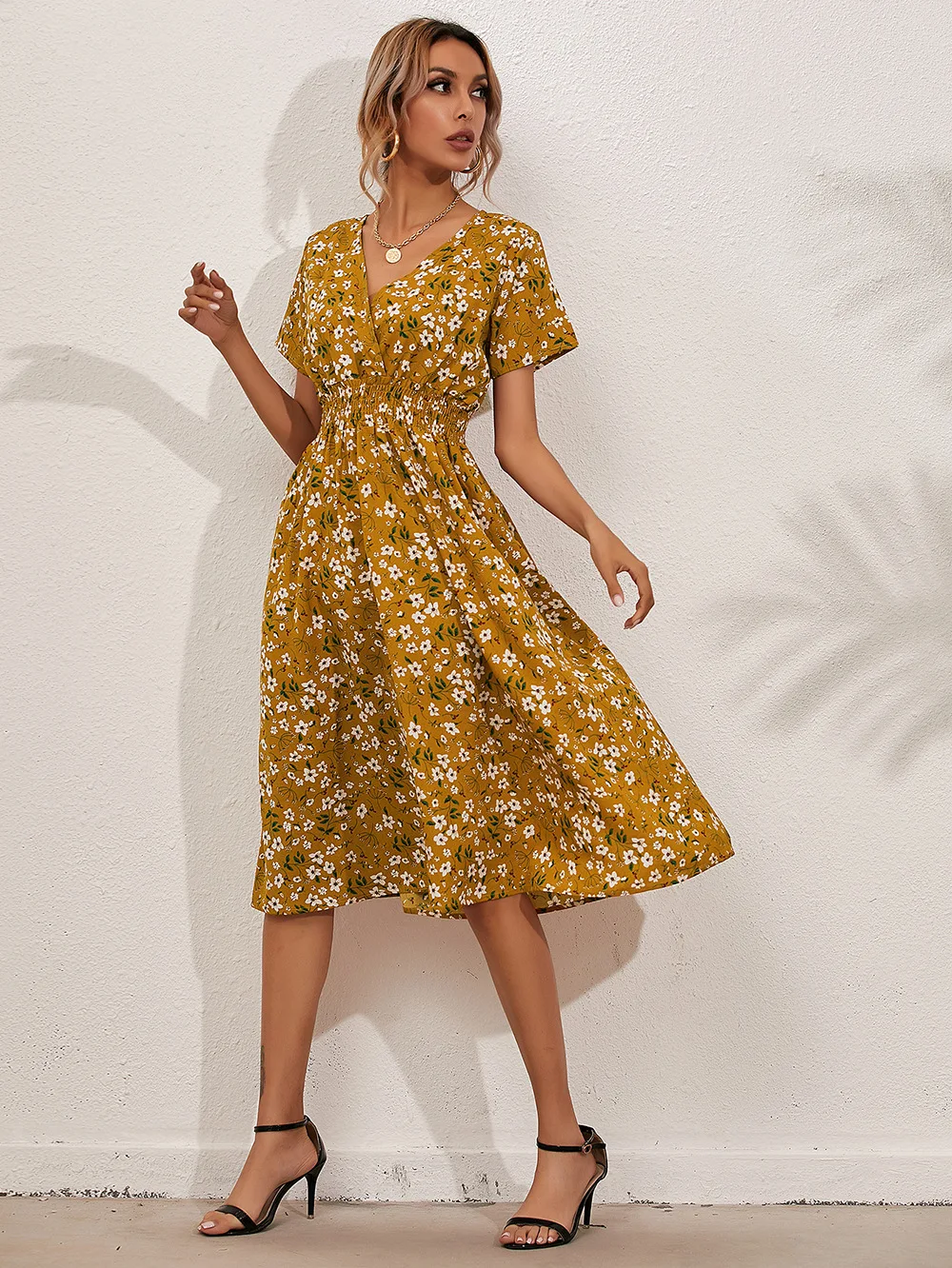 

Summer New Casual Women's Wear Multicolor Small Fragmented Flowers Printed Short Sleeve V-neck Dress In Europe And America