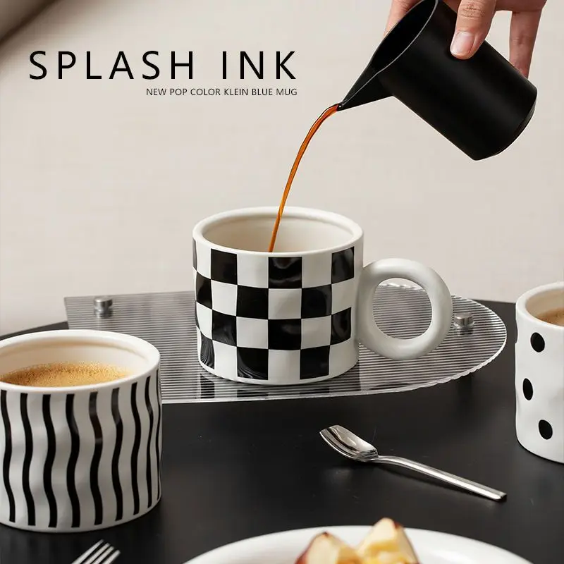 

Creative Water Cup Ceramic Mug Nordic Coffee Cups with Handle Black ang White Milk Juice Coffee Water Mugs Birthday Gifts