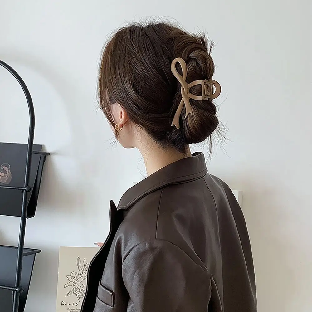 

Цветные контрастные зажимы в форме акулы, удобный аксессуар для волос, крепкий захват, Нескользящие зажимы для волос, женские зажимы для волос с бантом