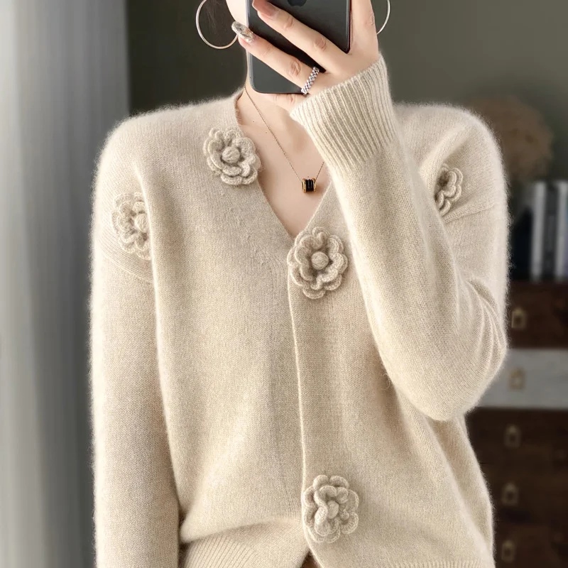 

Soft and Comfortable 100% Merino Wool Garment Women's V-Neck Knit Cardigan Fashion Embroidered Tops 2023 Autumn Winter Luxury