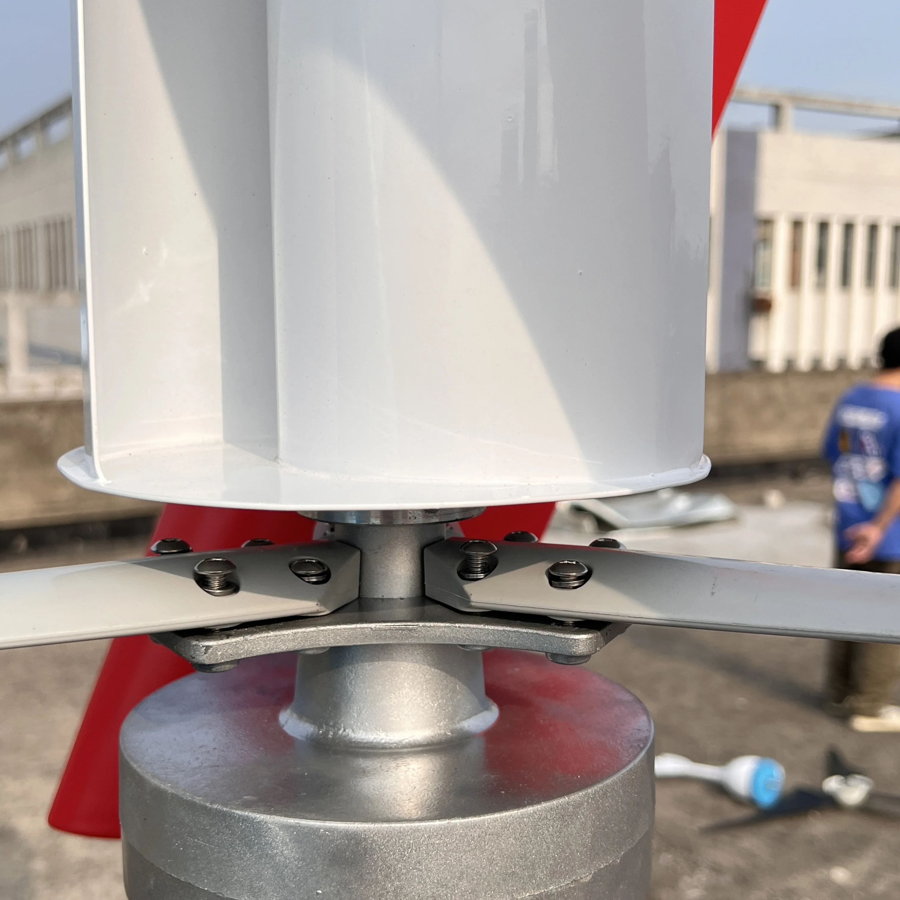 Solar Wind Generator For Homeuse Vertical Axis Wind Power Turbine Generator 2KW 12V 24V 48V Low Noise Upright Windmill for Farm Seashore Boat