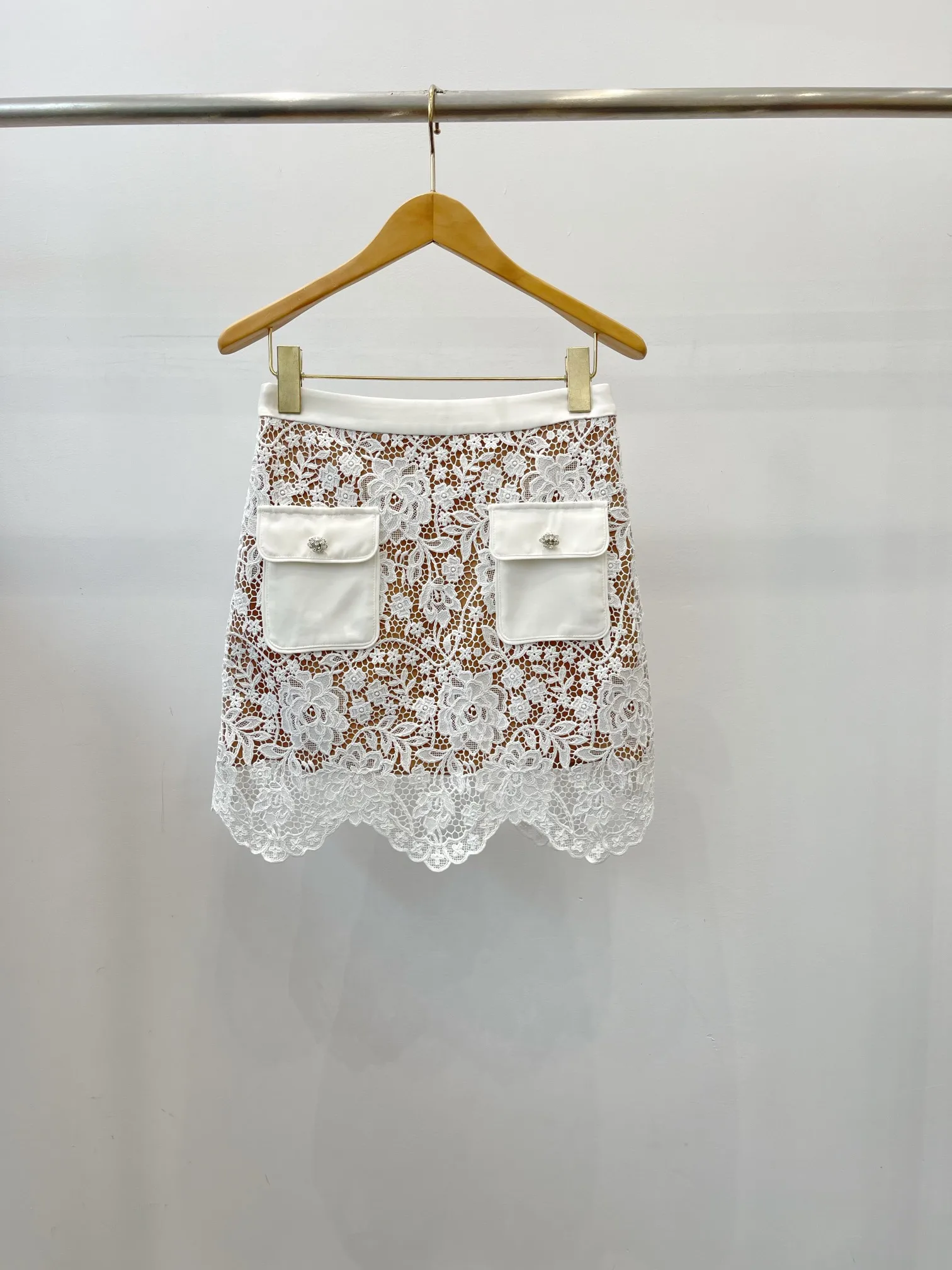 

2023Early autumn wavy lace lace top skirt skirt, scallop-shaped hem design romantic temperament wind6.10
