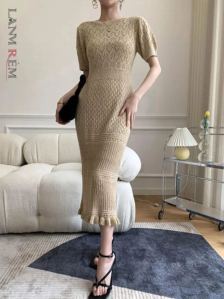 

[LANMREM] Hollow Out Knitting Slim Dress Women Round Neck Short Sleeve Elegant Bottoming Eveing Dresses 2024 Spring New 26D8561