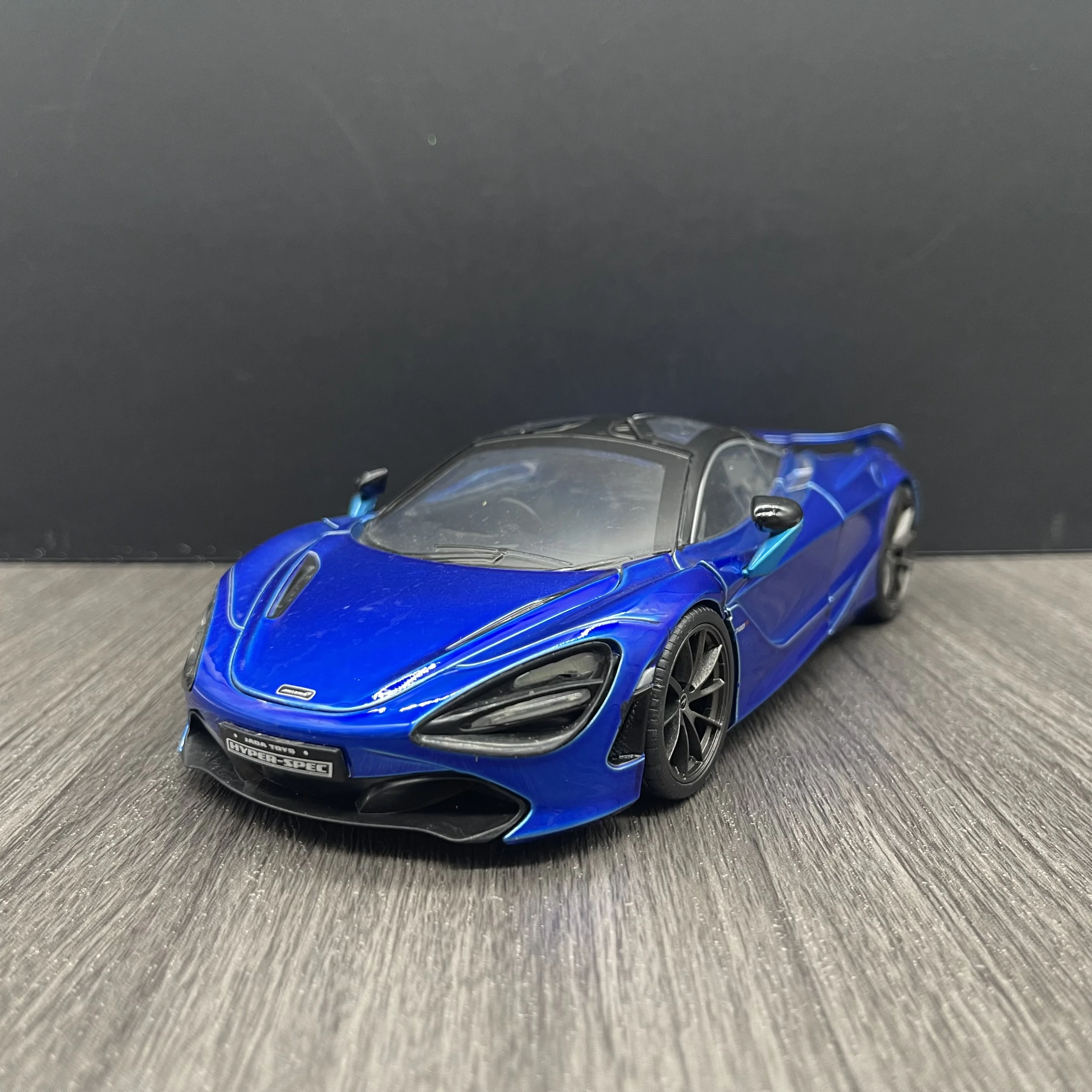 Фото Игрушка Jada McLaren 720S синяя и темно-синяя с черным топом 1/24 литая модель автомобиля игрушки для детей и взрослых №2