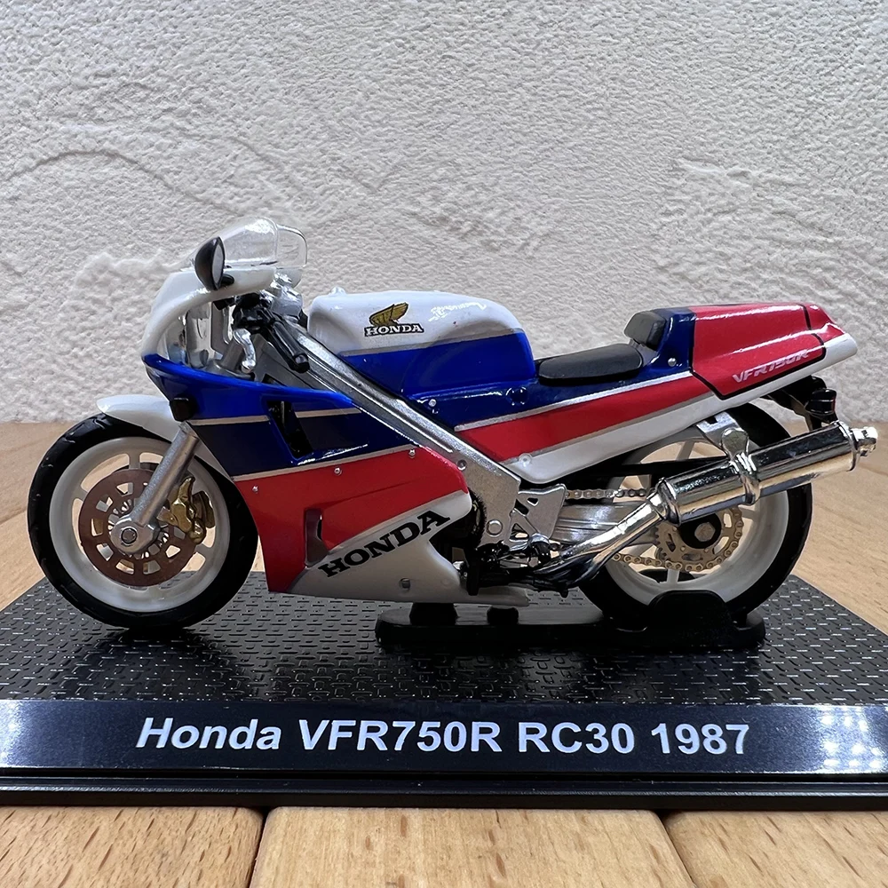 Yamaha FZR750R & Honda VFR750R プラモデル ヤマハ FZR750R (プラモデル) - ホビーサーチ カーモデル